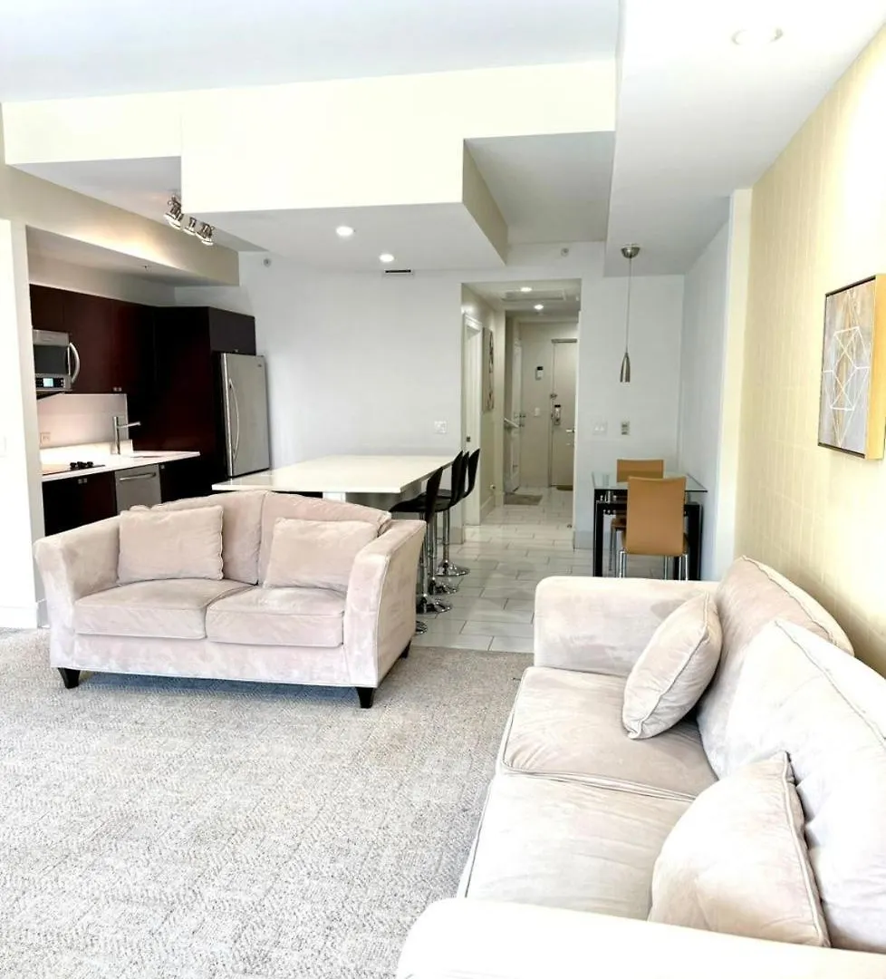 Exclusive Doral With Luxury Amenities Apartment *