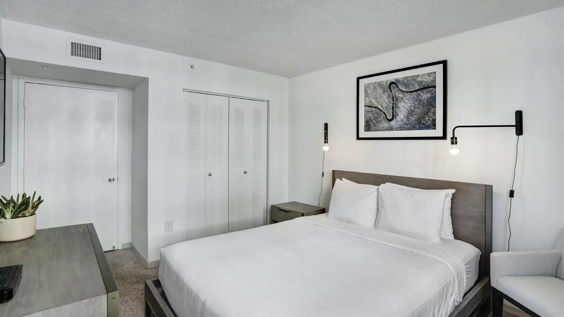 Dharma Coral Gables At Gables Grand Plaza *
