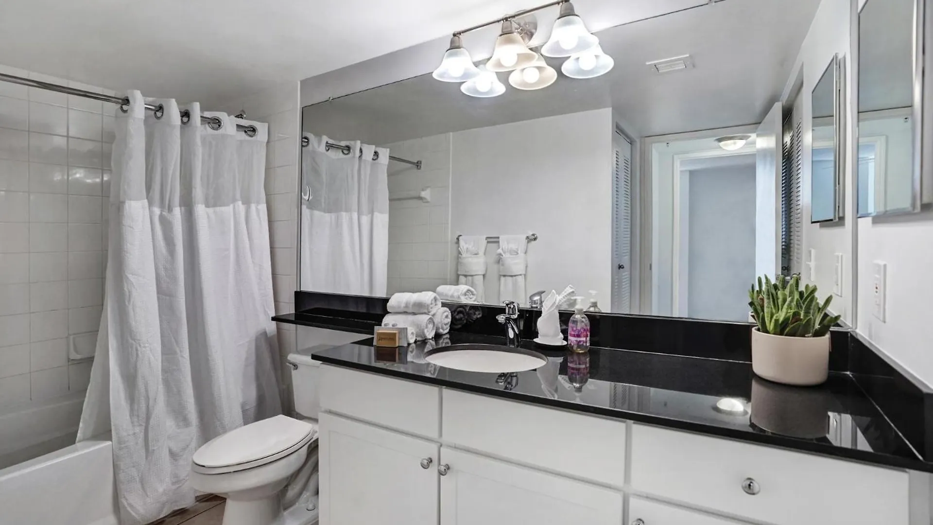 Dharma Coral Gables At Gables Grand Plaza Apartment Miami