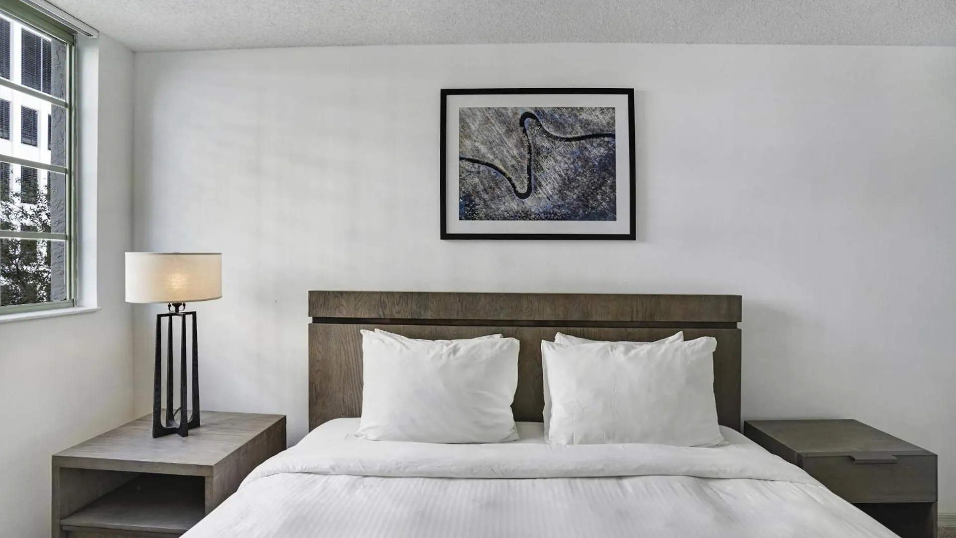Dharma Coral Gables At Gables Grand Plaza *