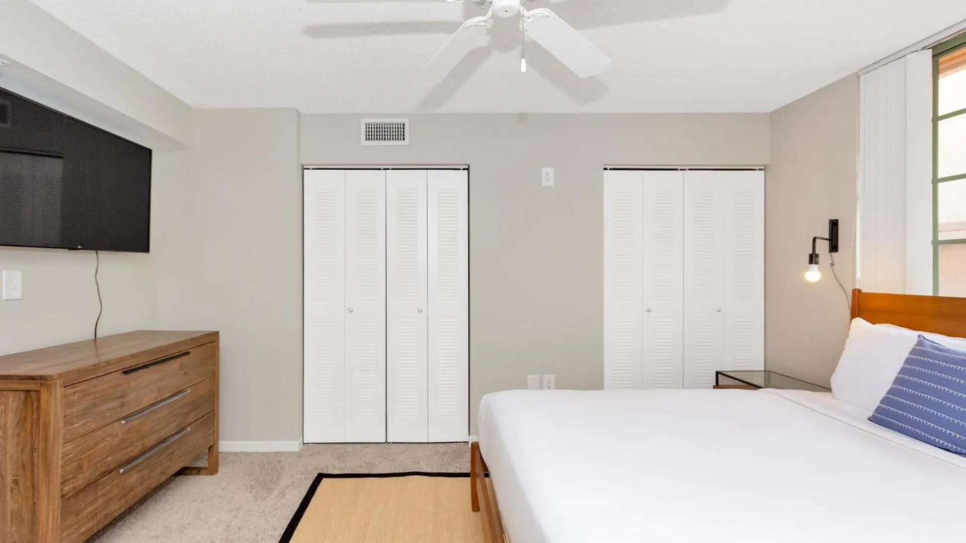 Dharma Coral Gables At Gables Grand Plaza Apartment *