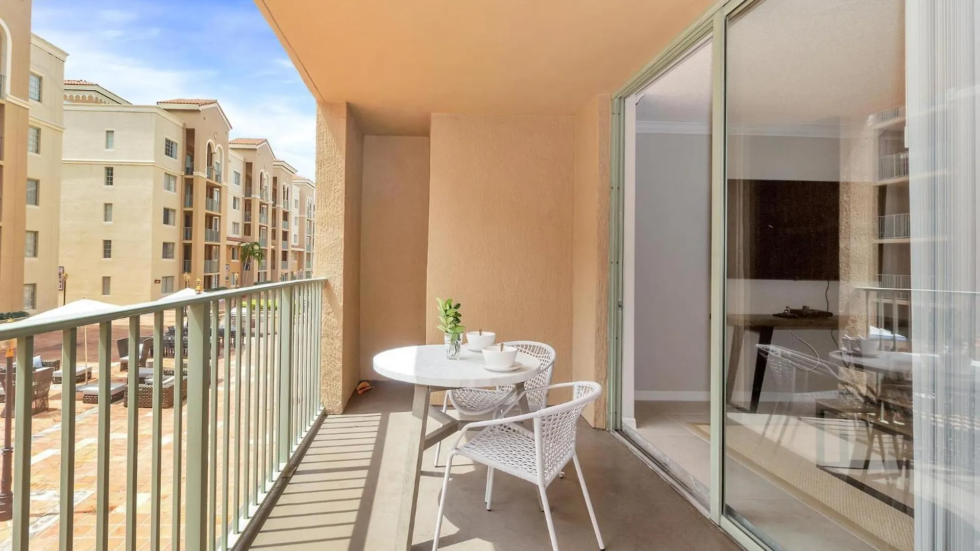 Dharma Coral Gables At Gables Grand Plaza Apartment