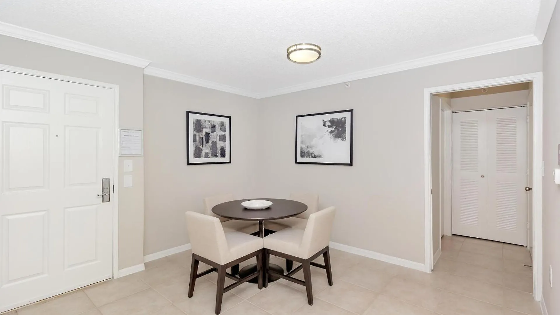 Apartment Dharma Coral Gables At Gables Grand Plaza *
