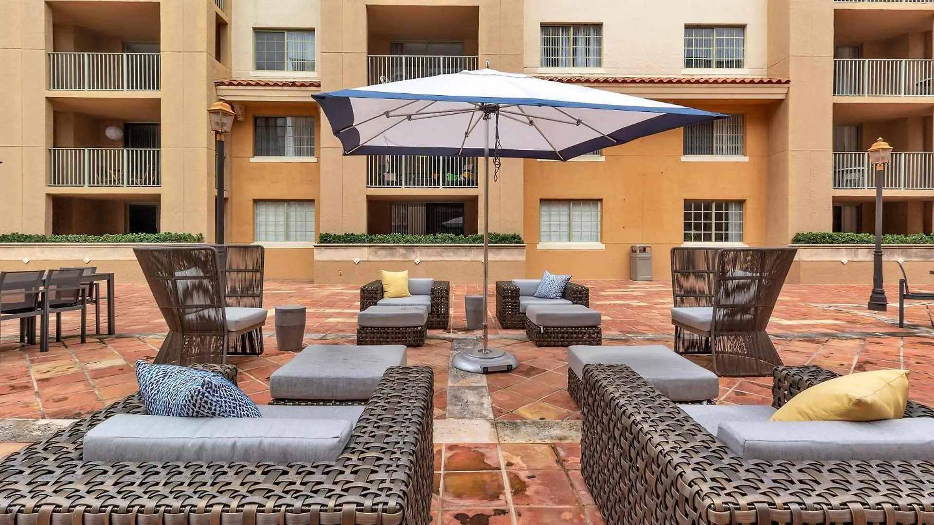 Dharma Coral Gables At Gables Grand Plaza Apartment Miami