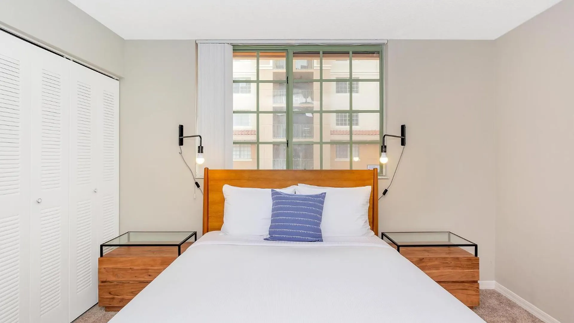 Dharma Coral Gables At Gables Grand Plaza *