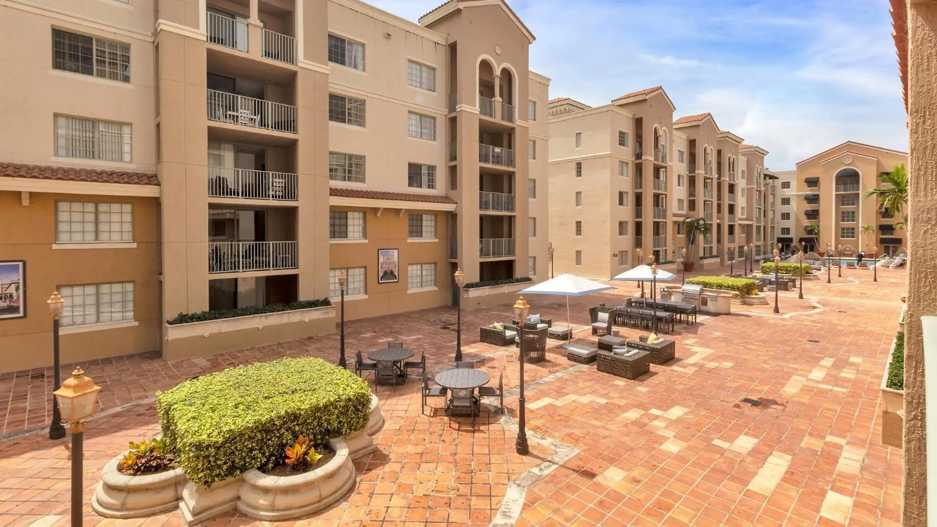Apartment Dharma Coral Gables At Gables Grand Plaza