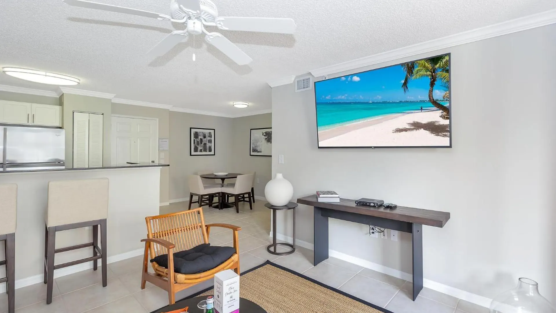 Apartment Dharma Coral Gables At Gables Grand Plaza Miami