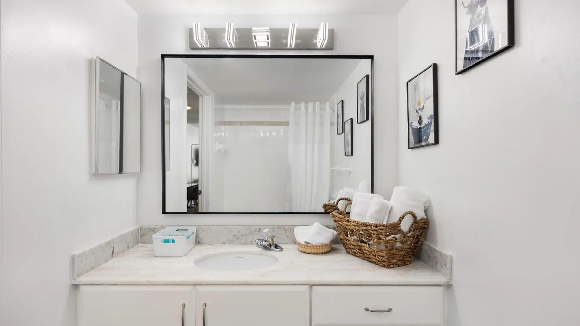 Apartment In Brickell With Pool, Gym, Free Parking And Game Miami