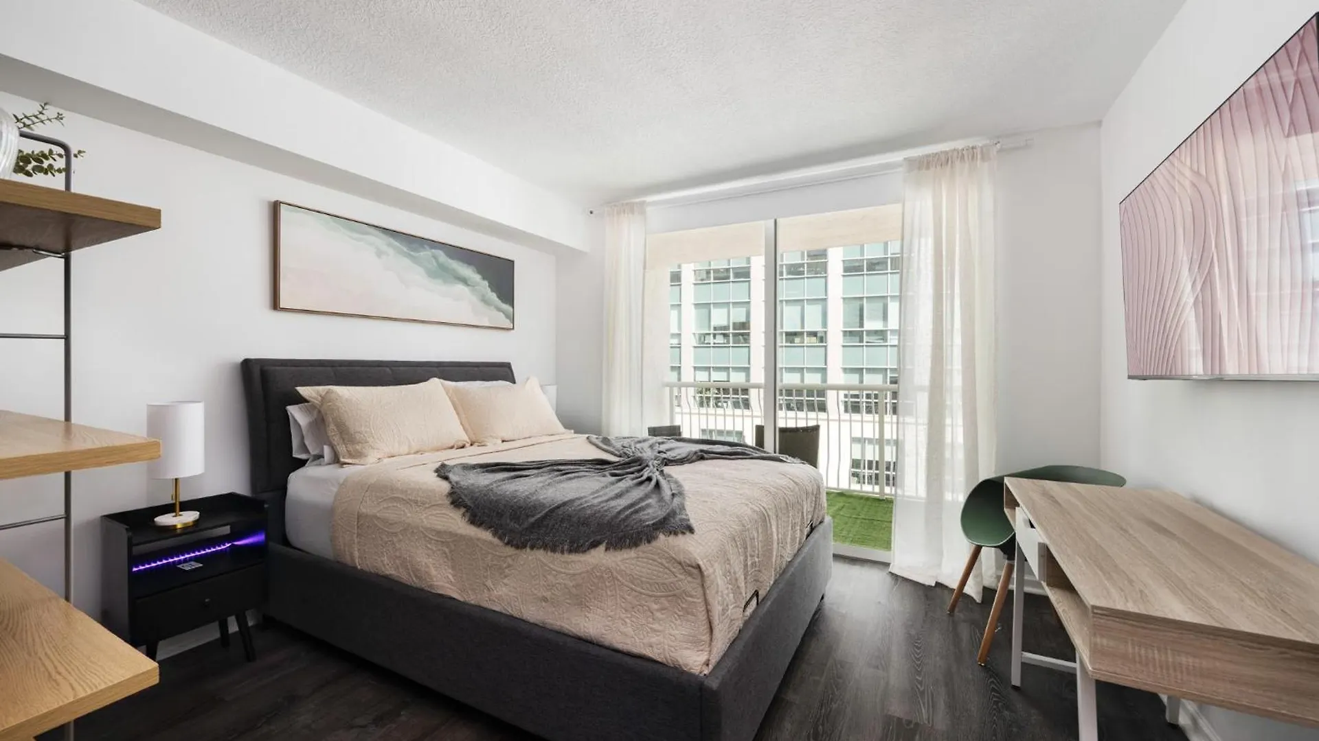 In Brickell With Pool, Gym, Free Parking And Game Apartment