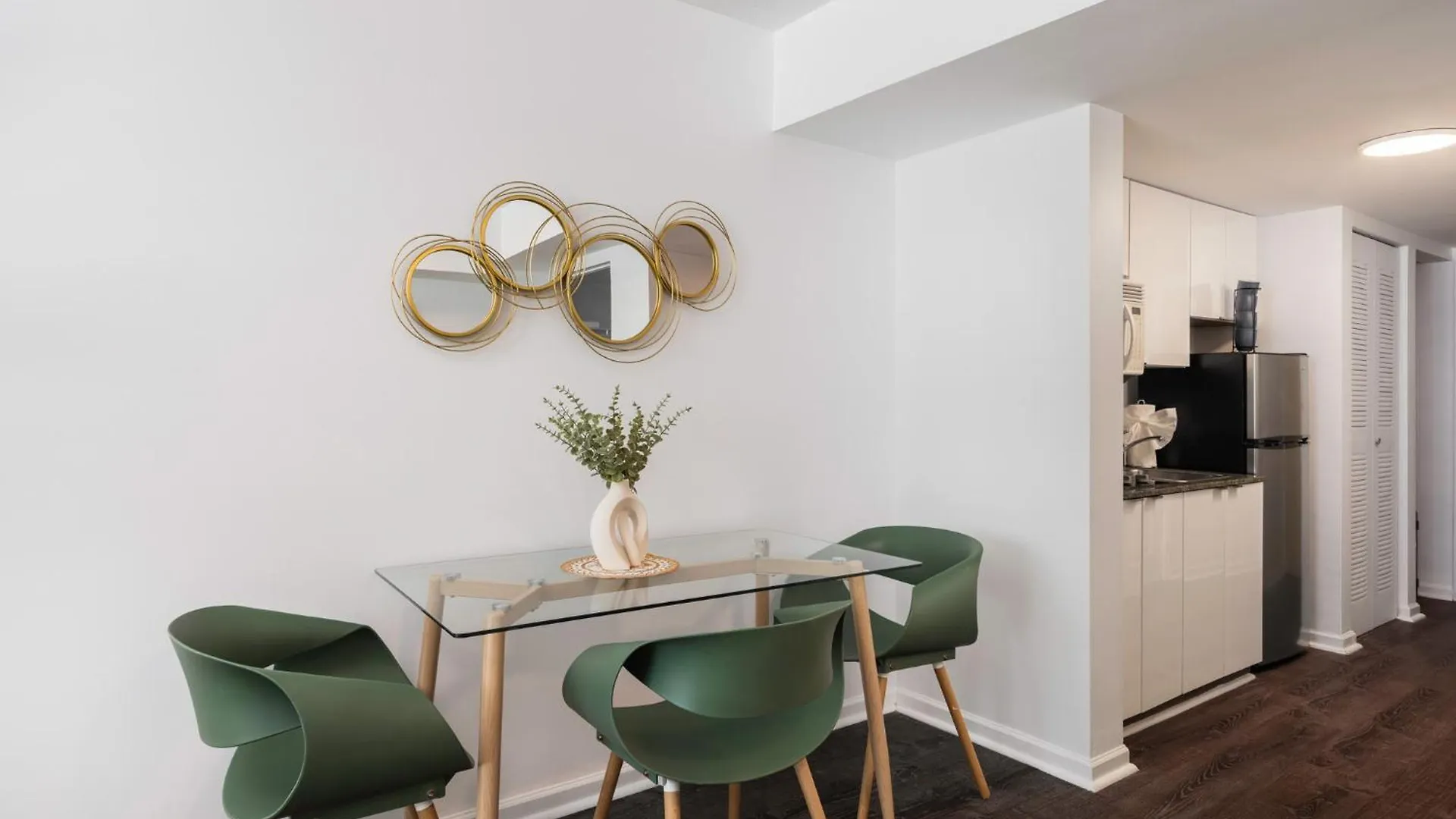 In Brickell With Pool, Gym, Free Parking And Game Apartment *