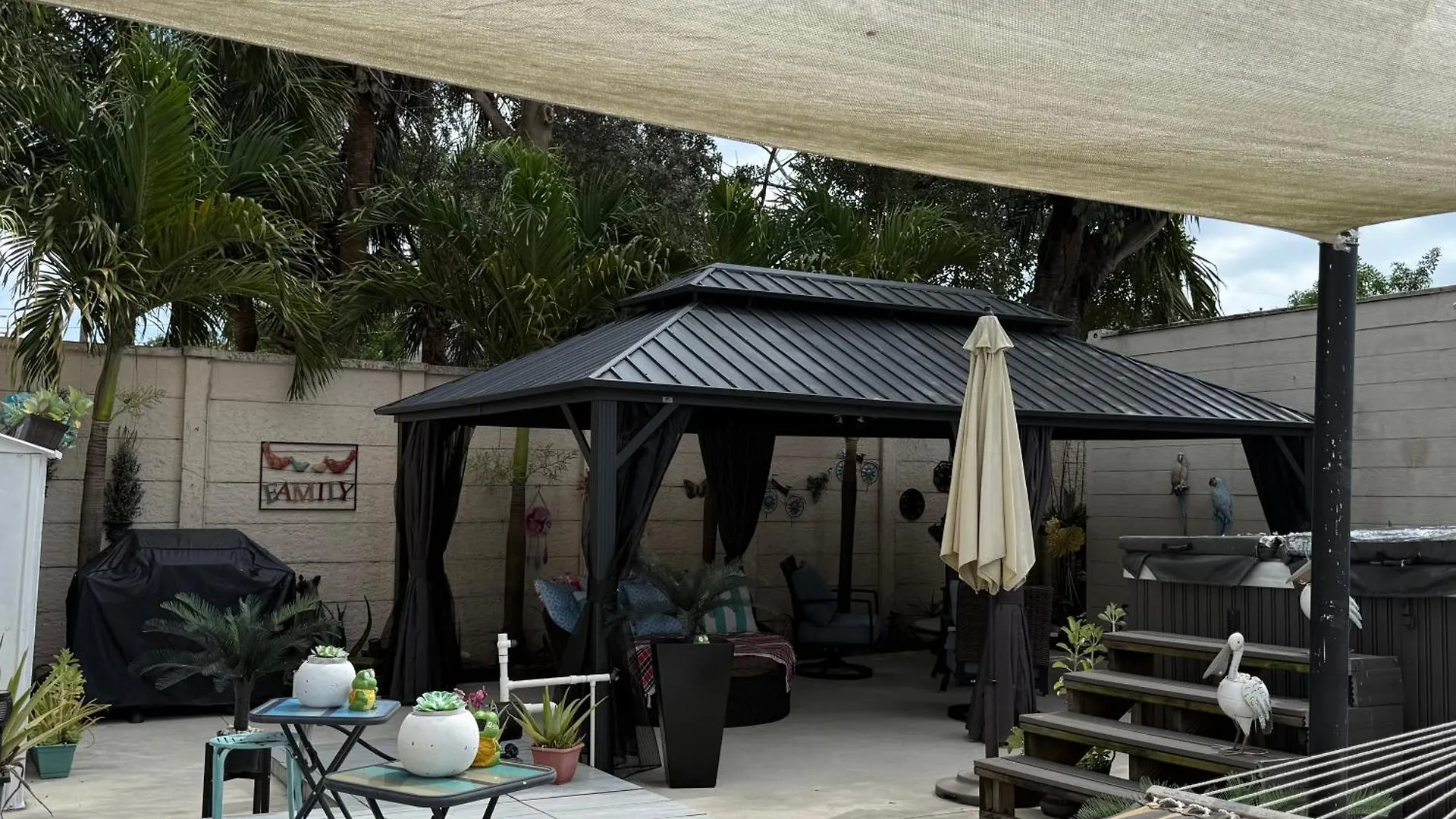 Tiny Place W Private Hot Jacuzzi 7 Min To International Airport * Miami