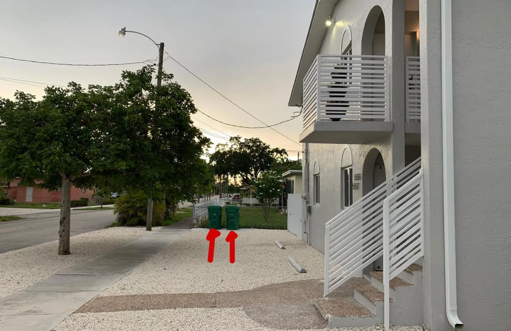 Stylish 2 Bedrooms By Airport Apartment