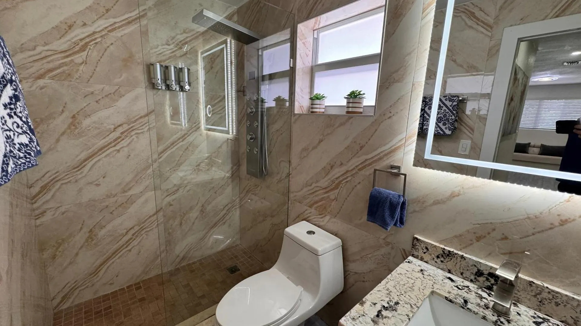 Stylish 2 Bedrooms By Airport 迈阿密