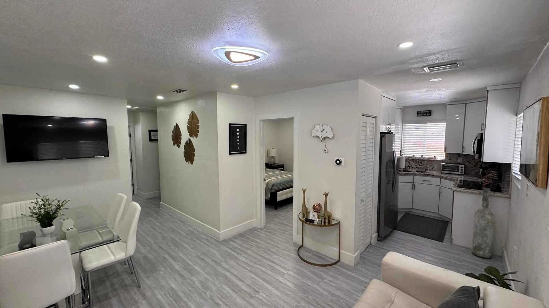 Apartment Stylish 2 Bedrooms By Airport