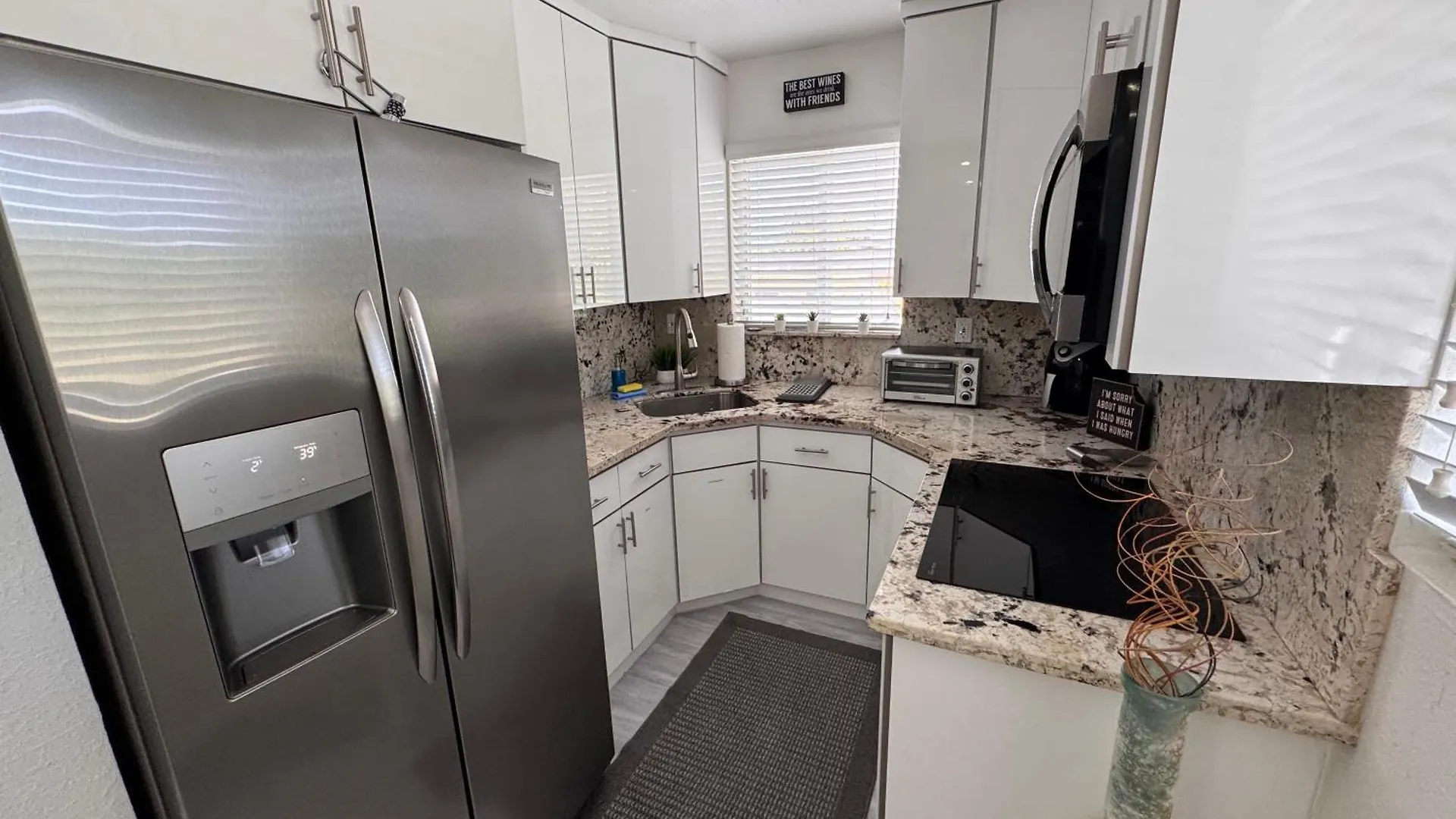 Stylish 2 Bedrooms By Airport