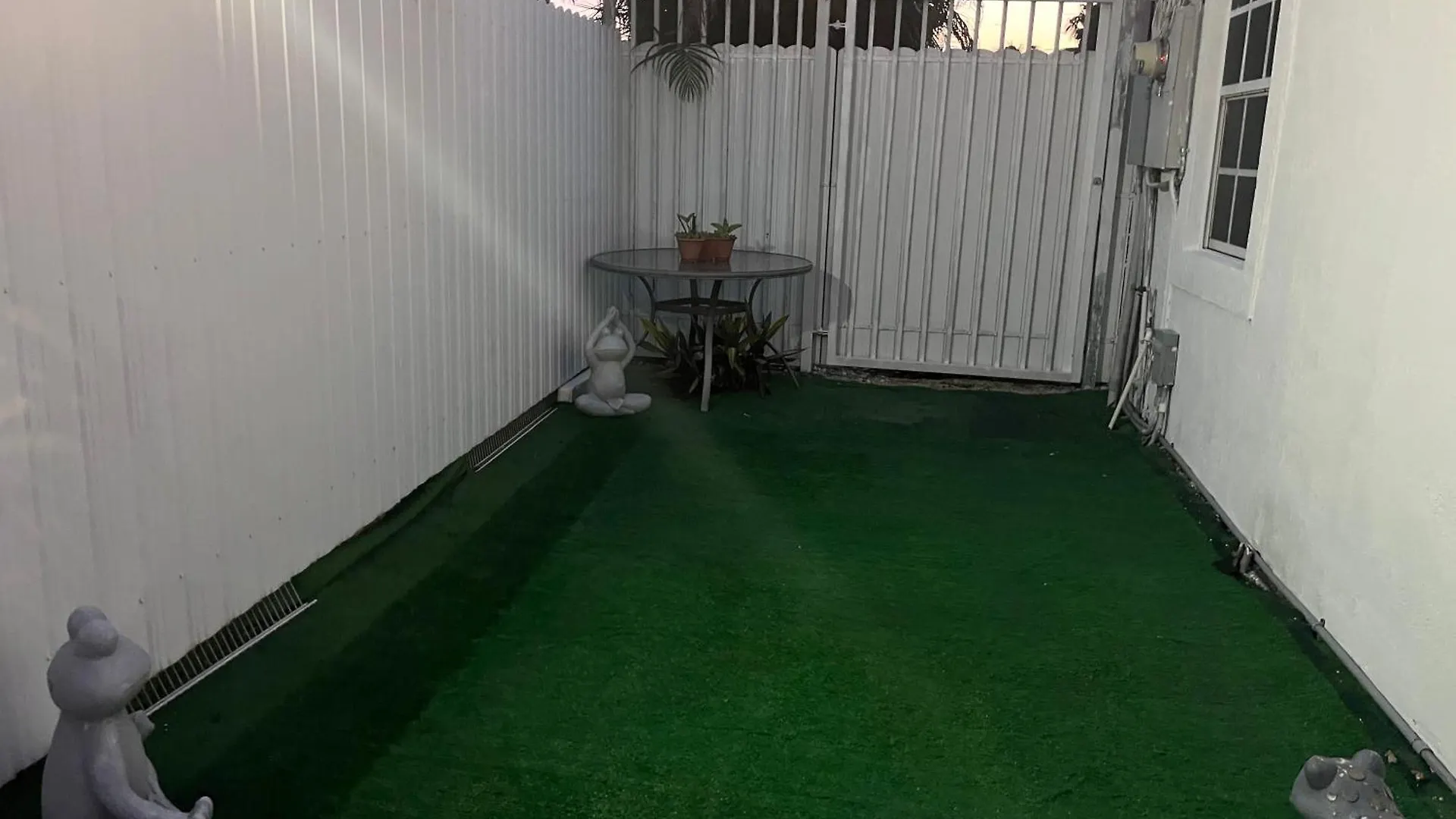 Privatunterkunft Guest W Free Parking At 7 Min To International Airport Miami