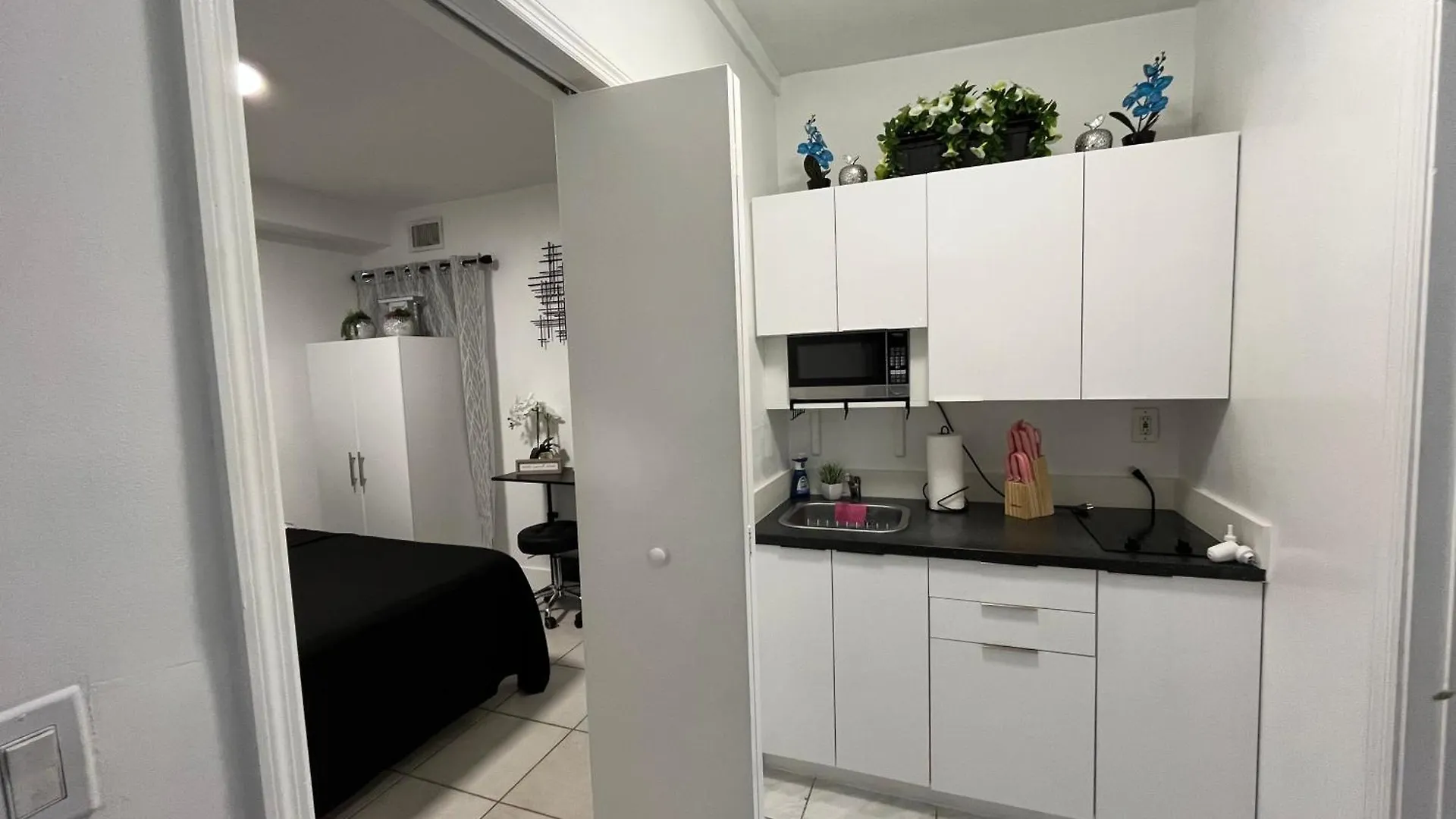 Guest W Free Parking At 7 Min To International Airport Homestay