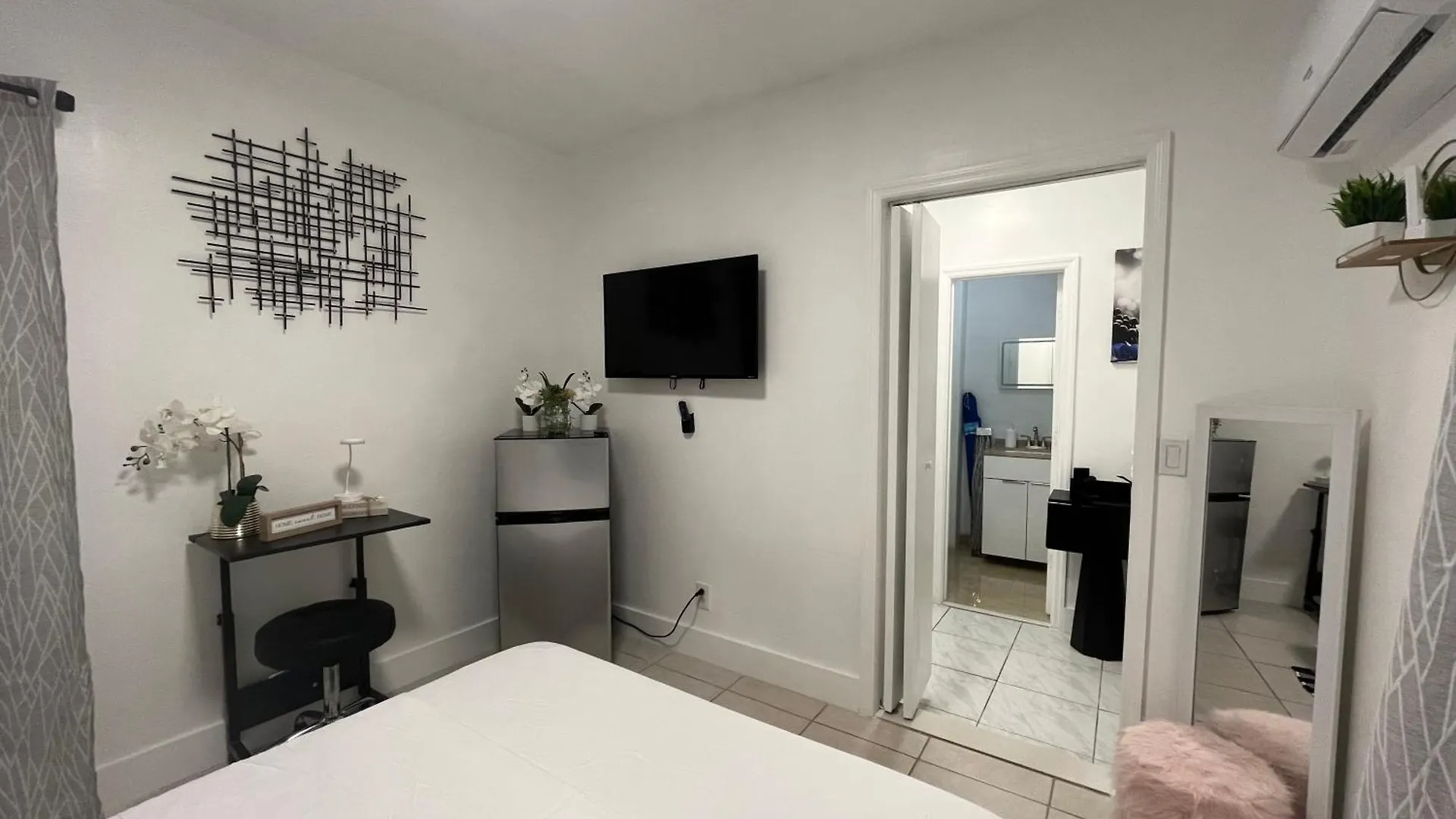 Guest W Free Parking At 7 Min To International Airport *