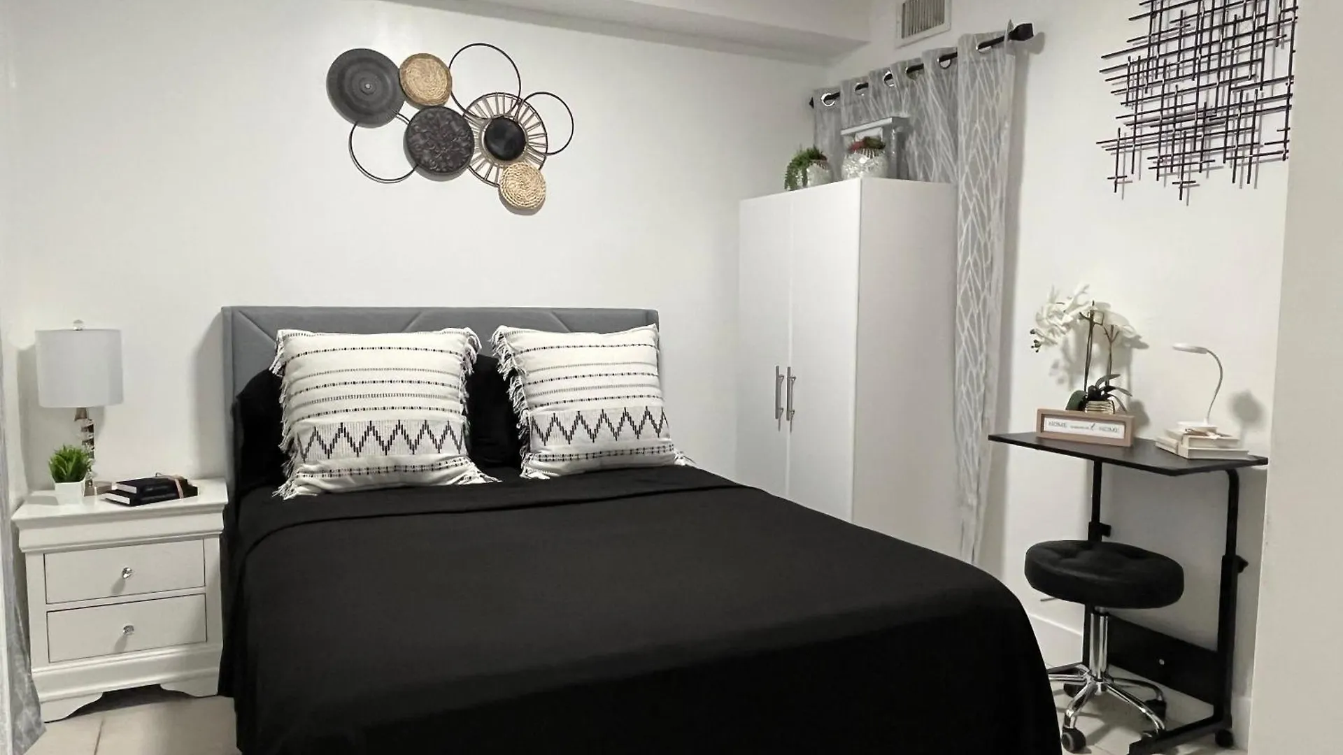 Guest W Free Parking At 7 Min To International Airport