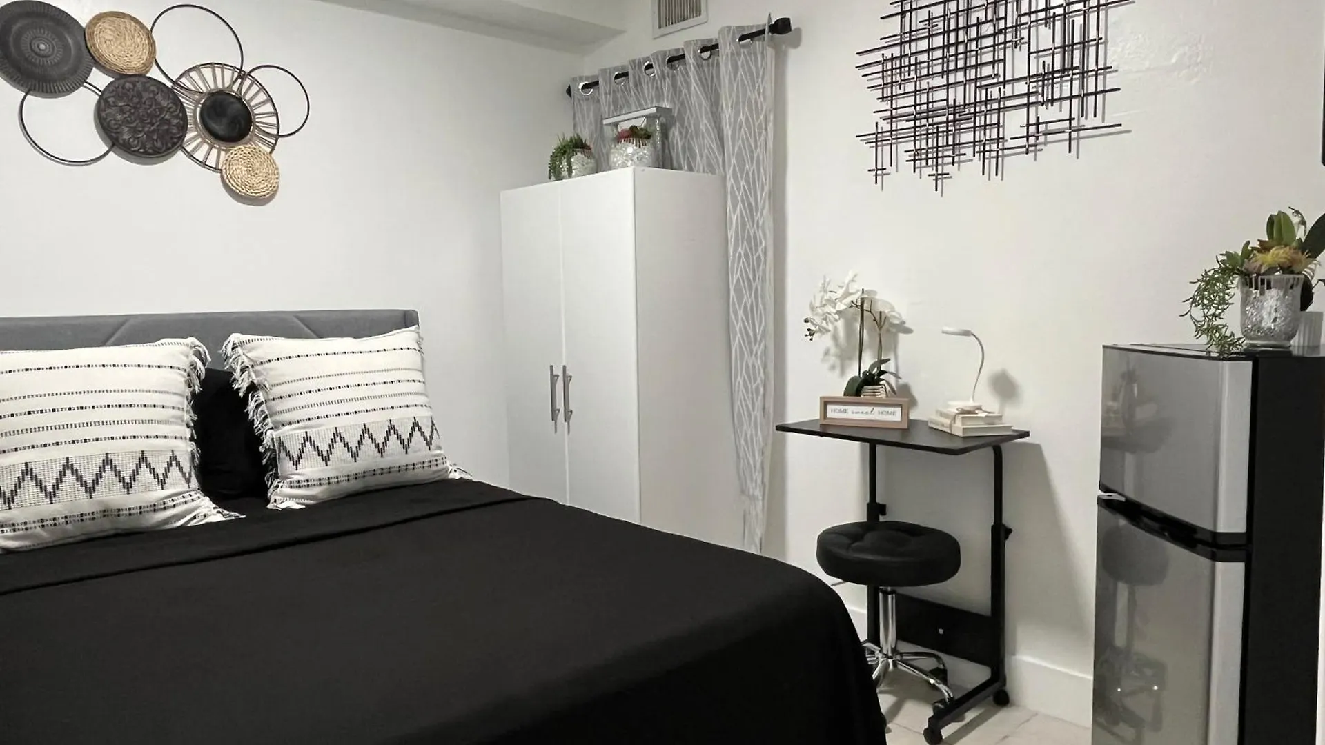 Guest W Free Parking At 7 Min To International Airport Homestay *