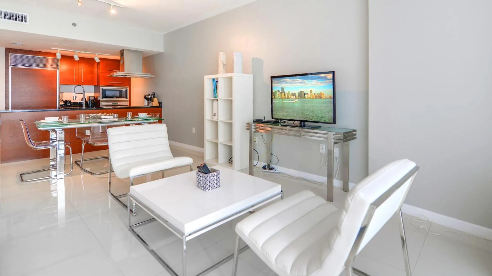 Panoramic Views From 45th Floor Brickell Apartment *