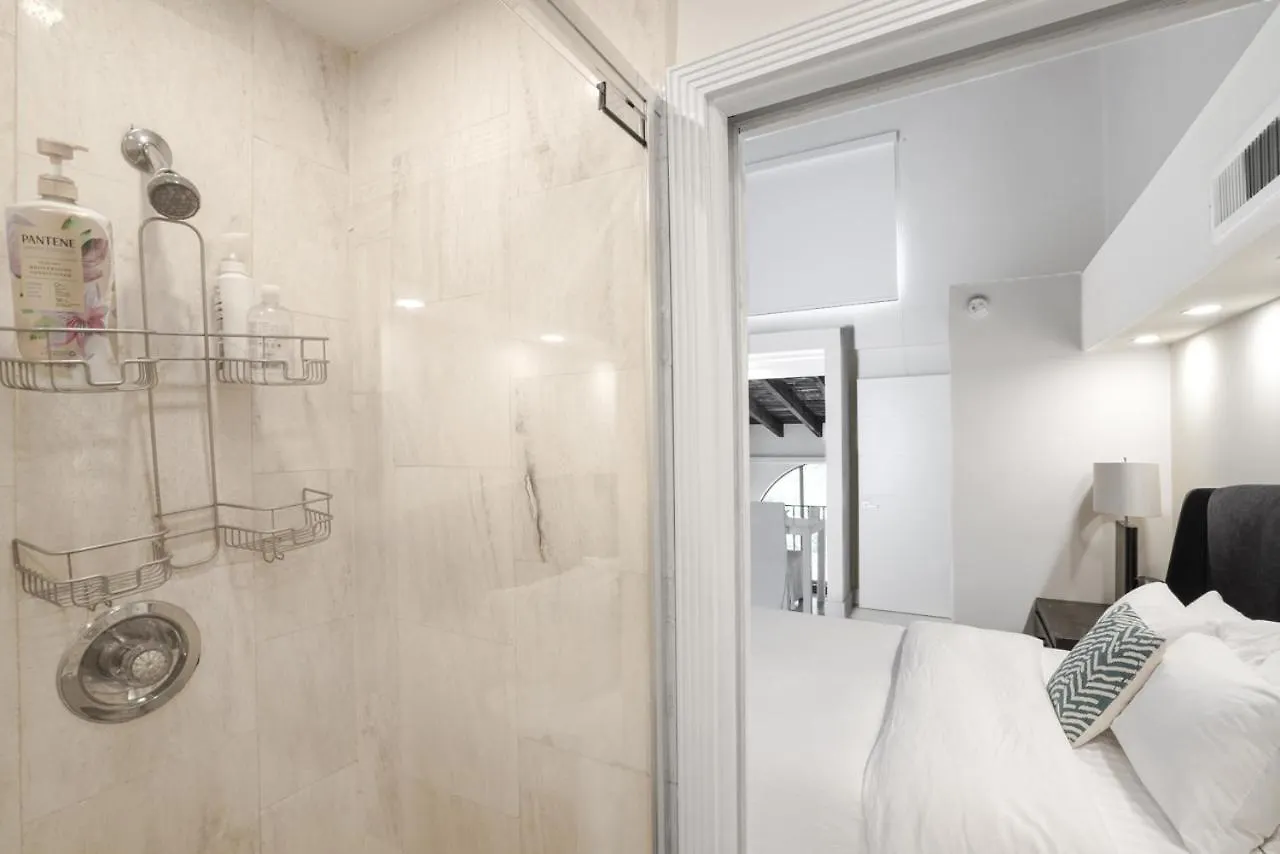 Luxury Pool At St. Unit E, Pet Friendly Villa