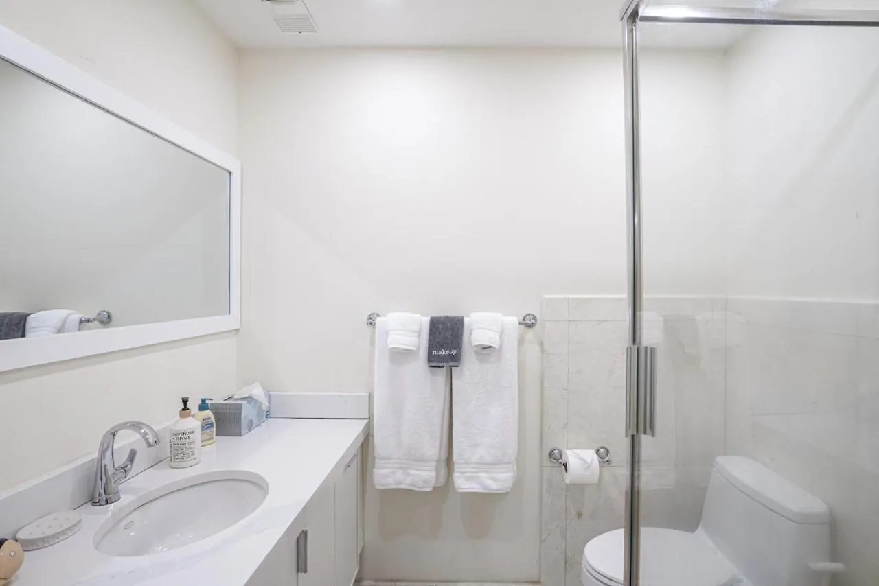 Luxury Pool At St. Unit E, Pet Friendly Miami