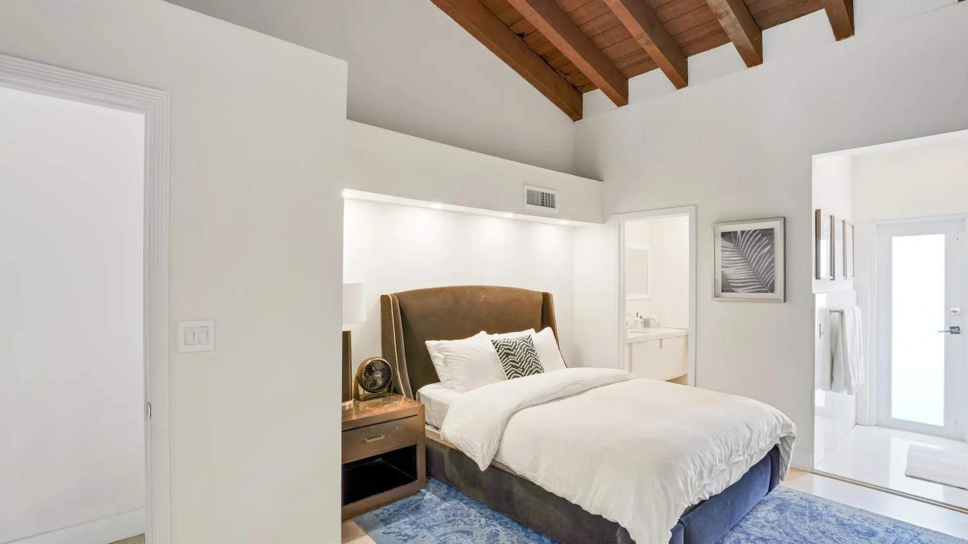 Luxury Pool At St. Unit E, Pet Friendly Miami