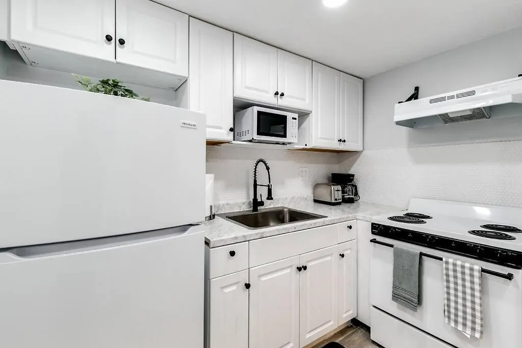 Apartment 1b Next To Airport Virg 12 *