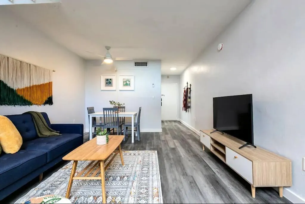 1b Next To Airport Virg 12 Апартаменты Майами
