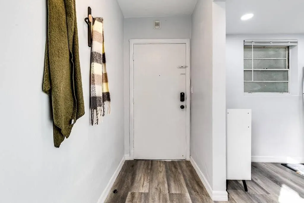 Apartament Mia Airport 1b With Desk Virg 9