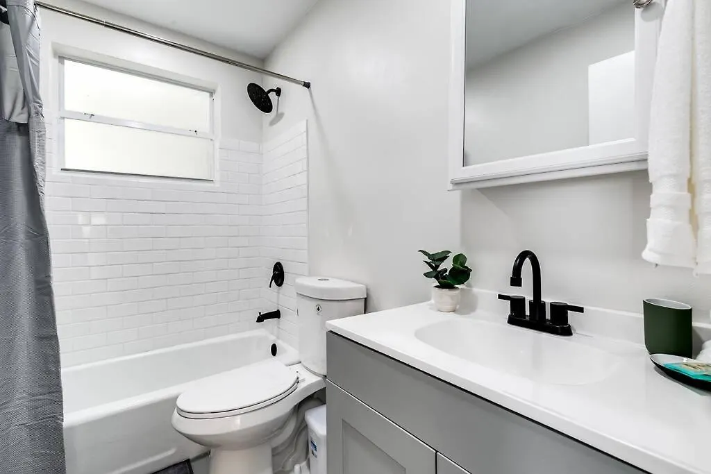 Mia Airport 1b With Desk Virg 9 Apartment Miami