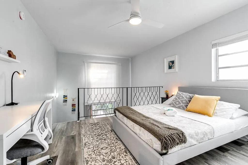 Apartment Mia Airport 1b With Desk Virg 9 Miami
