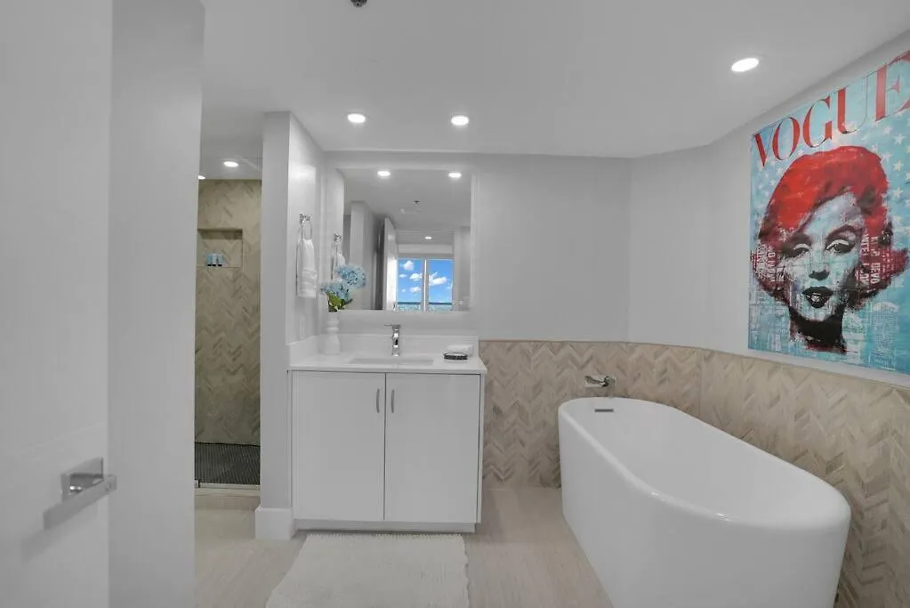 Cloud Nine! Direct Water Views Of Bay & Ocean! Apartment *