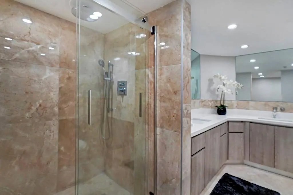 First Class! - Crystal Clear Water Views! Apartment Miami