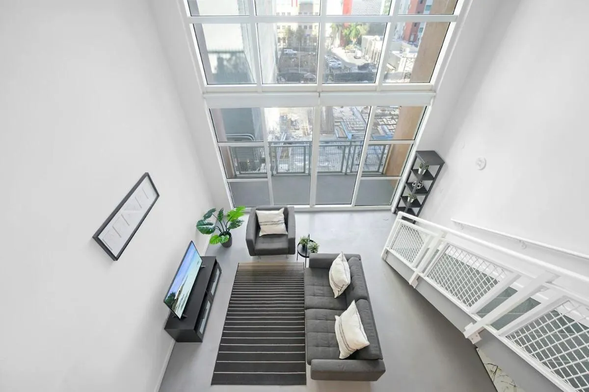Luxury Living In Downtown Miami