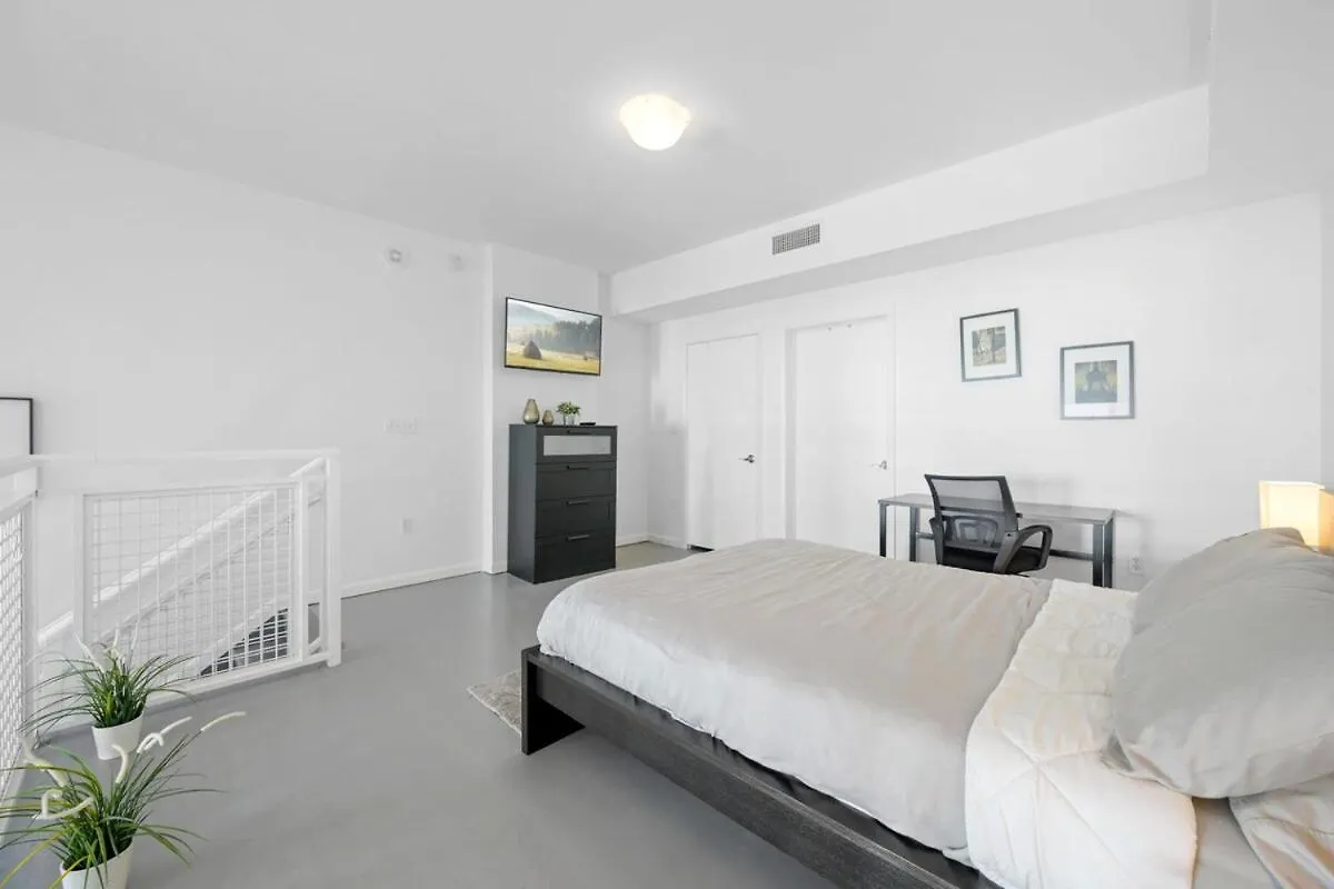 Luxury Living In Downtown * Miami