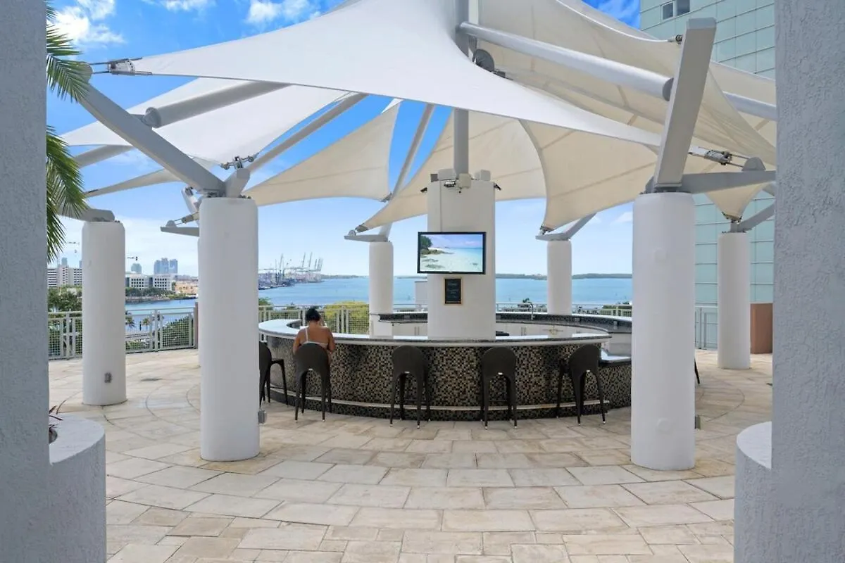 Apartment Luxury Living In Downtown