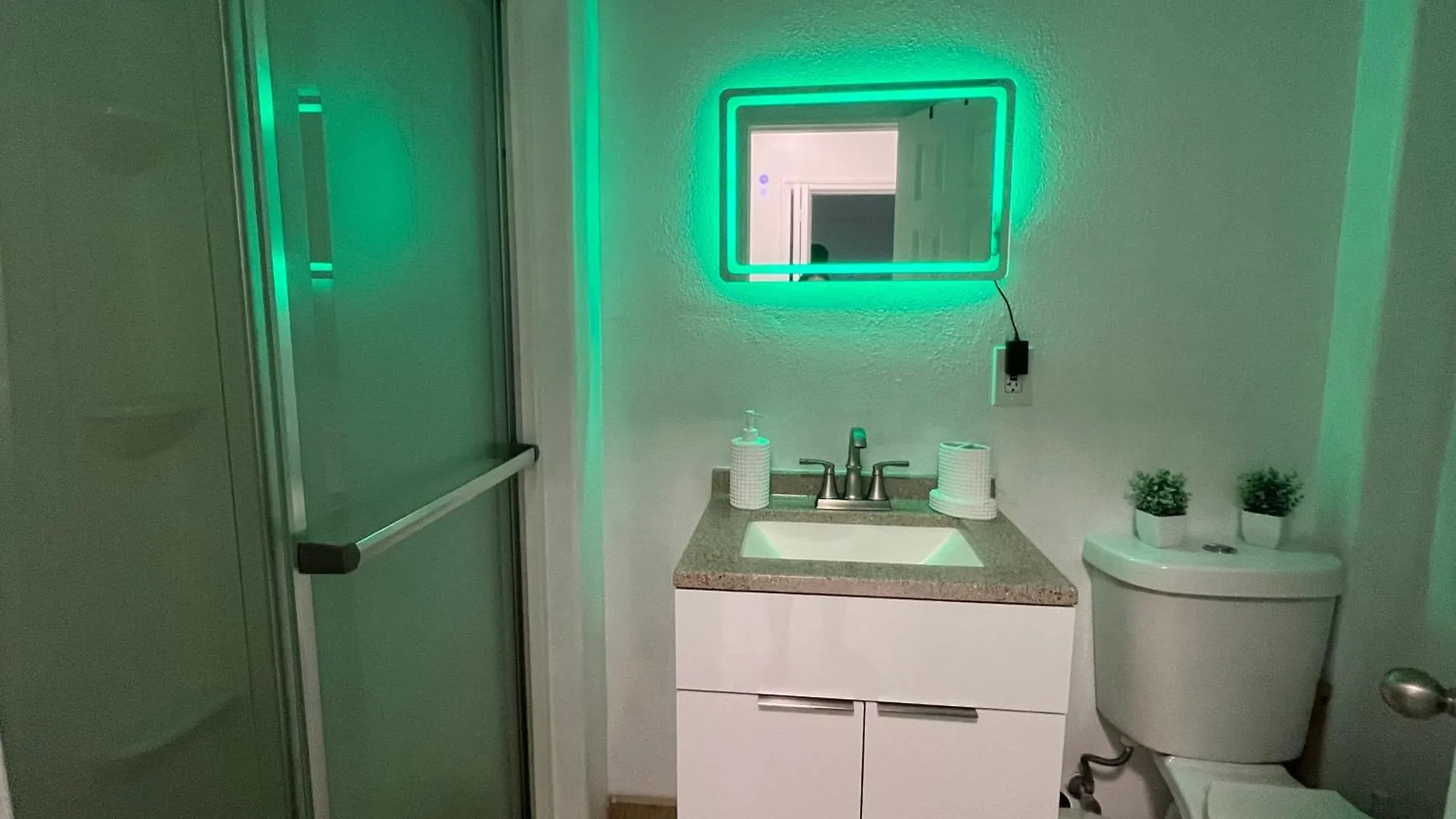 Guest W Free Parking At 7 Min To International Airport Miami