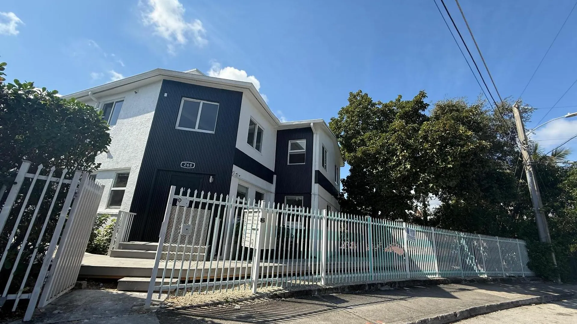 Renzzi 公寓式酒店 迈阿密