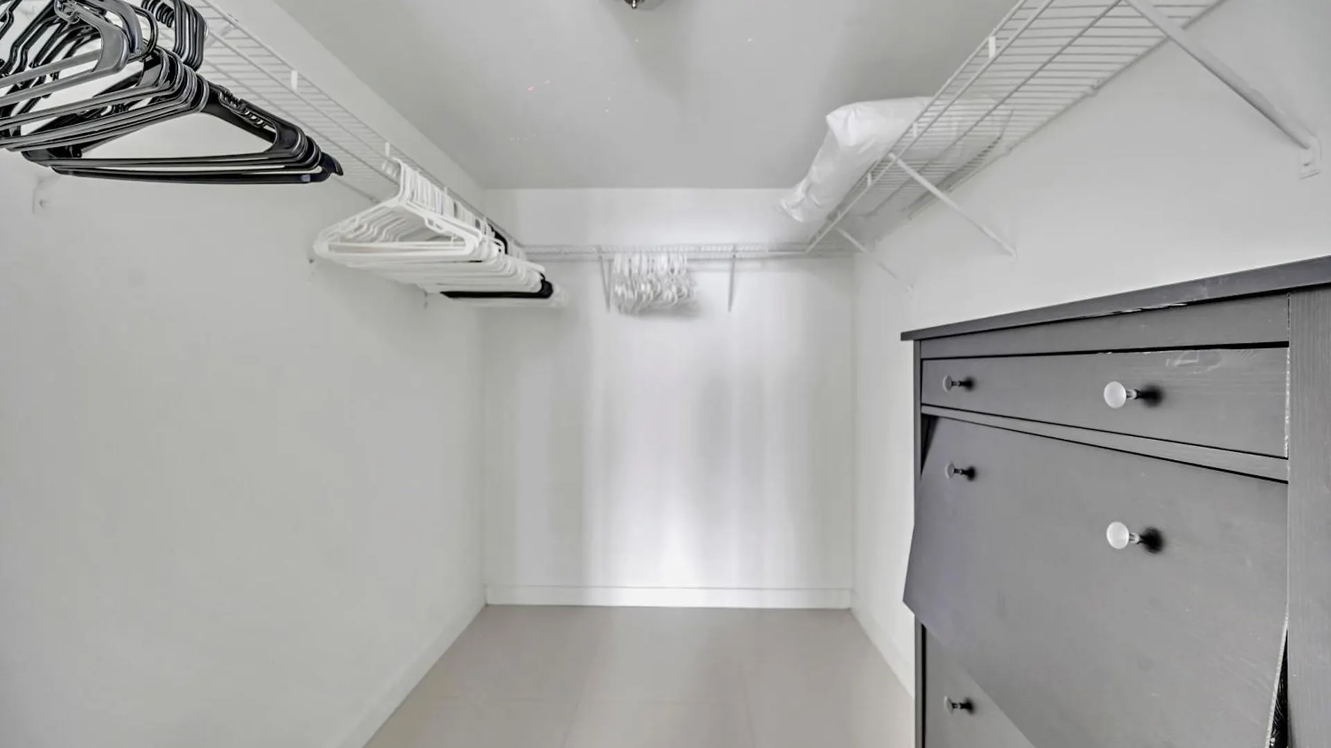 Brickell - Panoramic Views - Free Parking Apartment