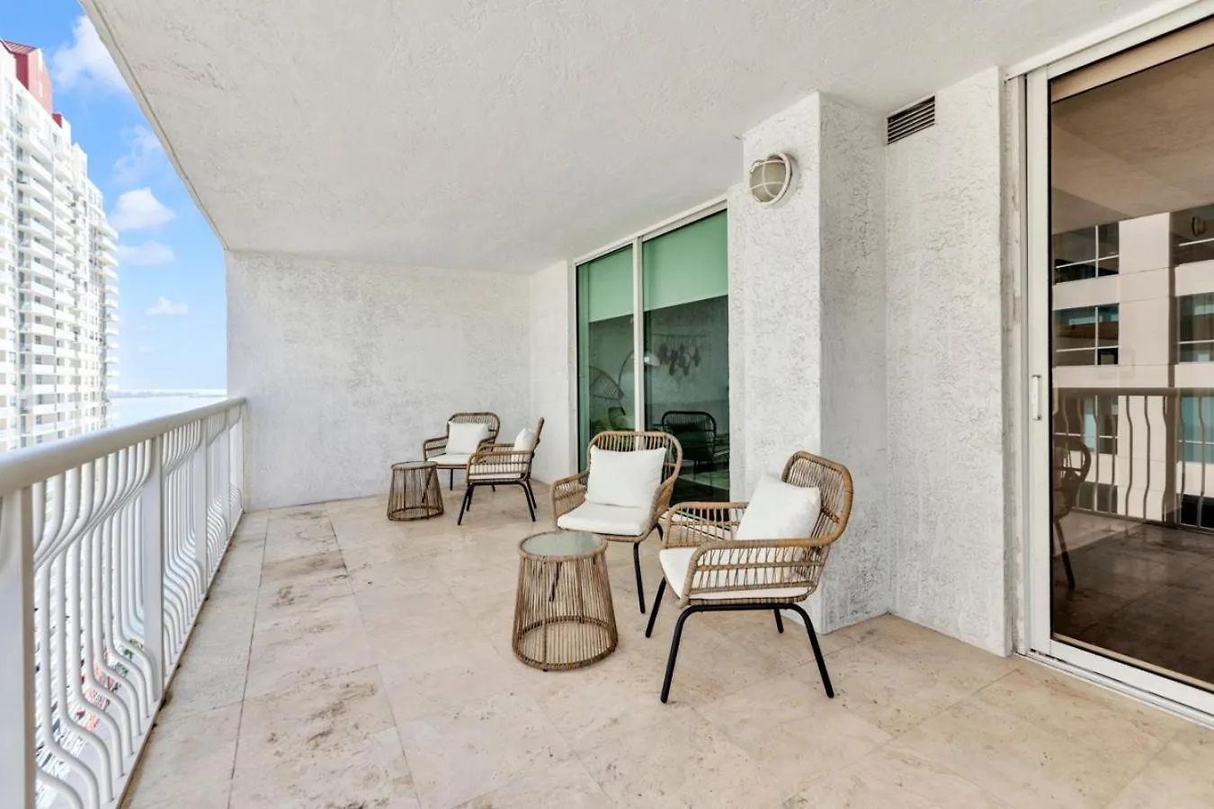 Luxury Brickell Stay-bay View