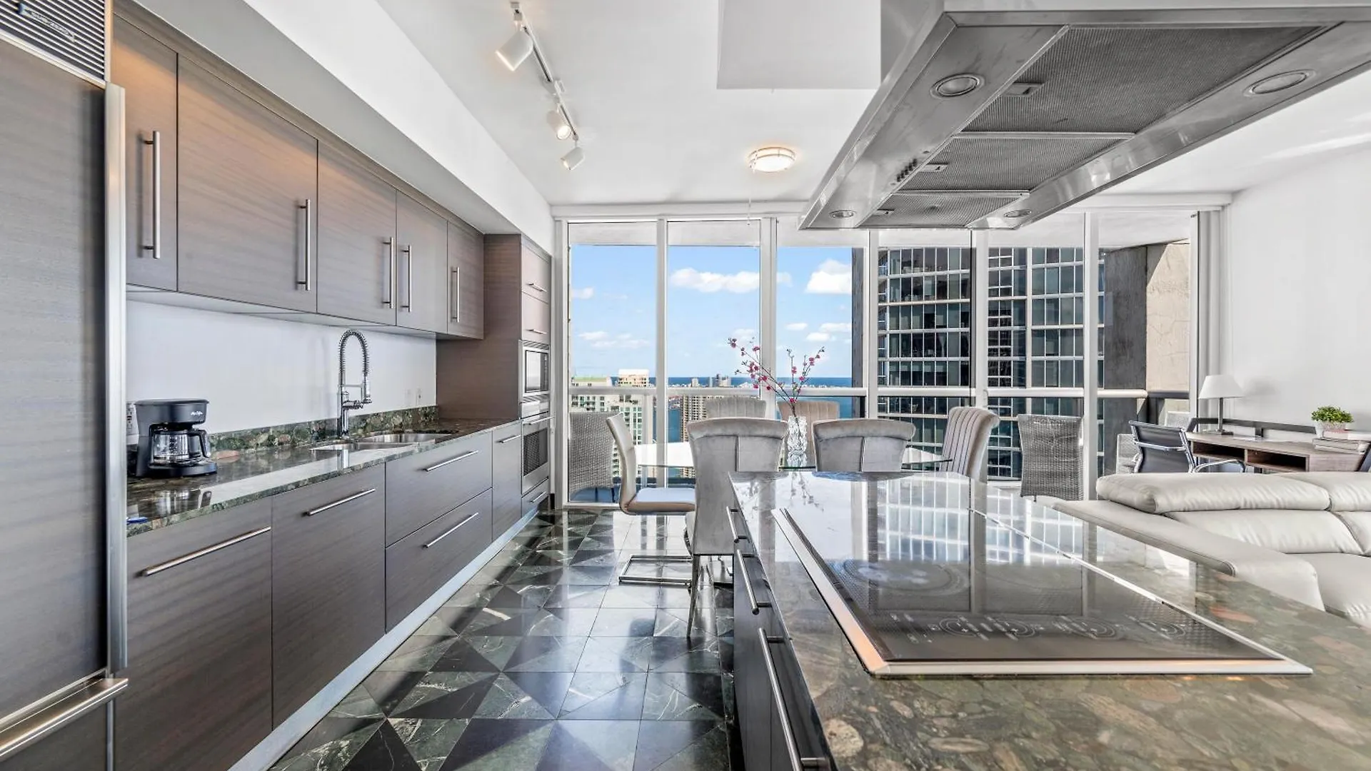 Icon Brickell Residences 4*