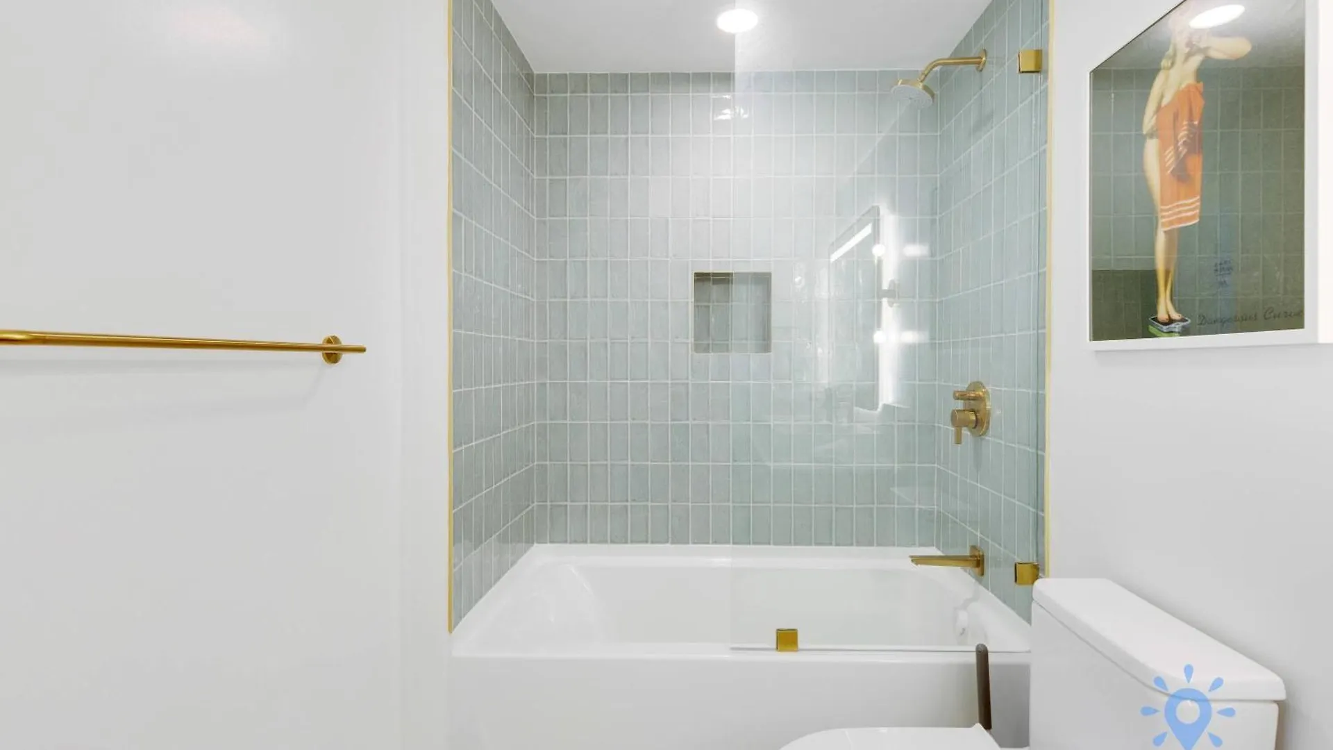 Stylish -amenities & Pool Apartment