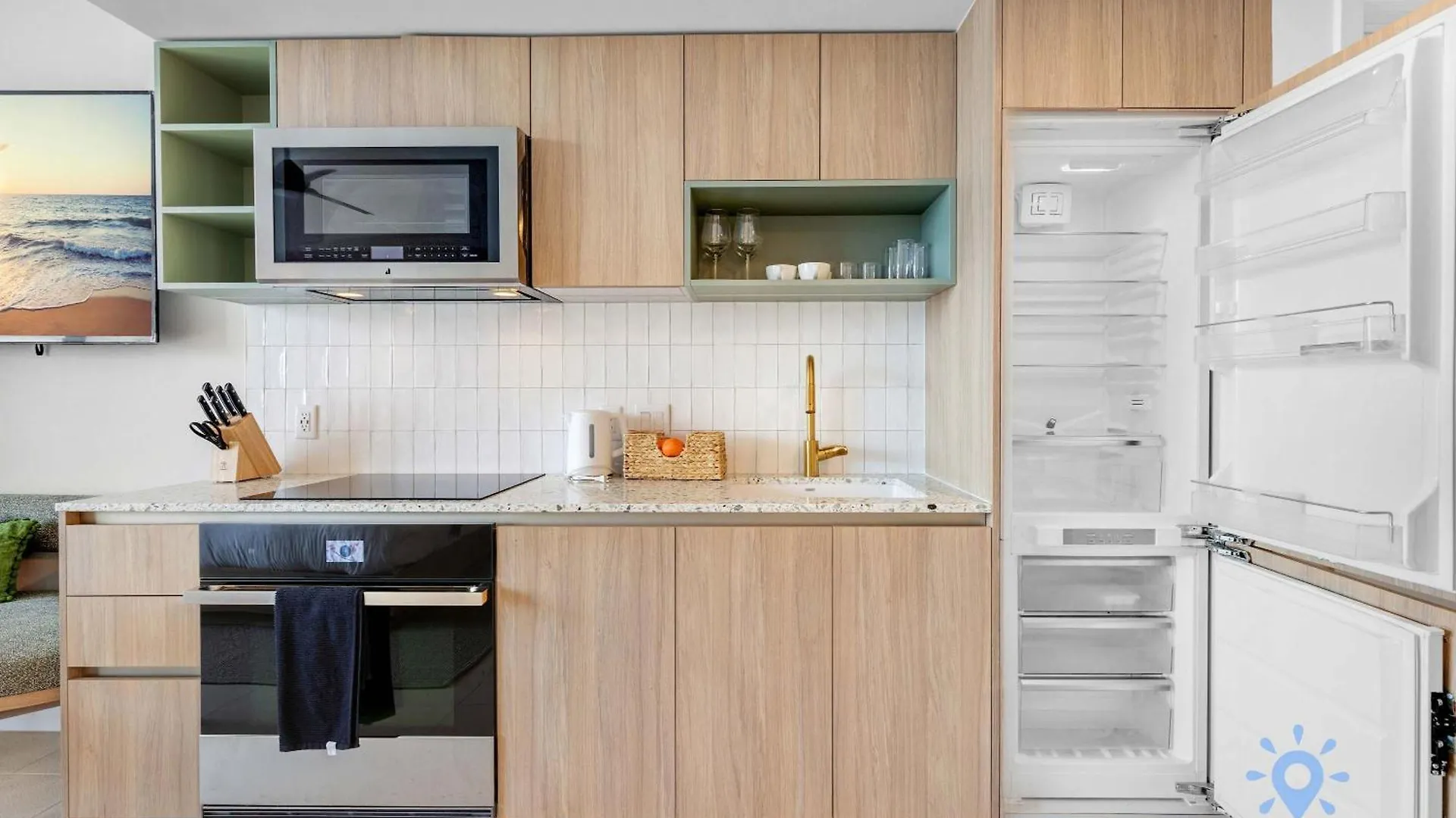 Stylish -amenities & Pool Apartment *