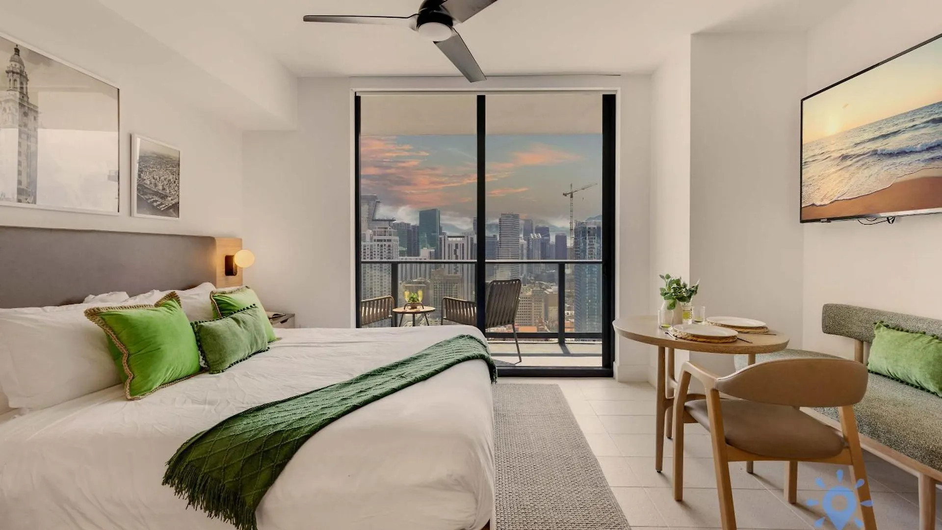 Stylish -amenities & Pool * Miami