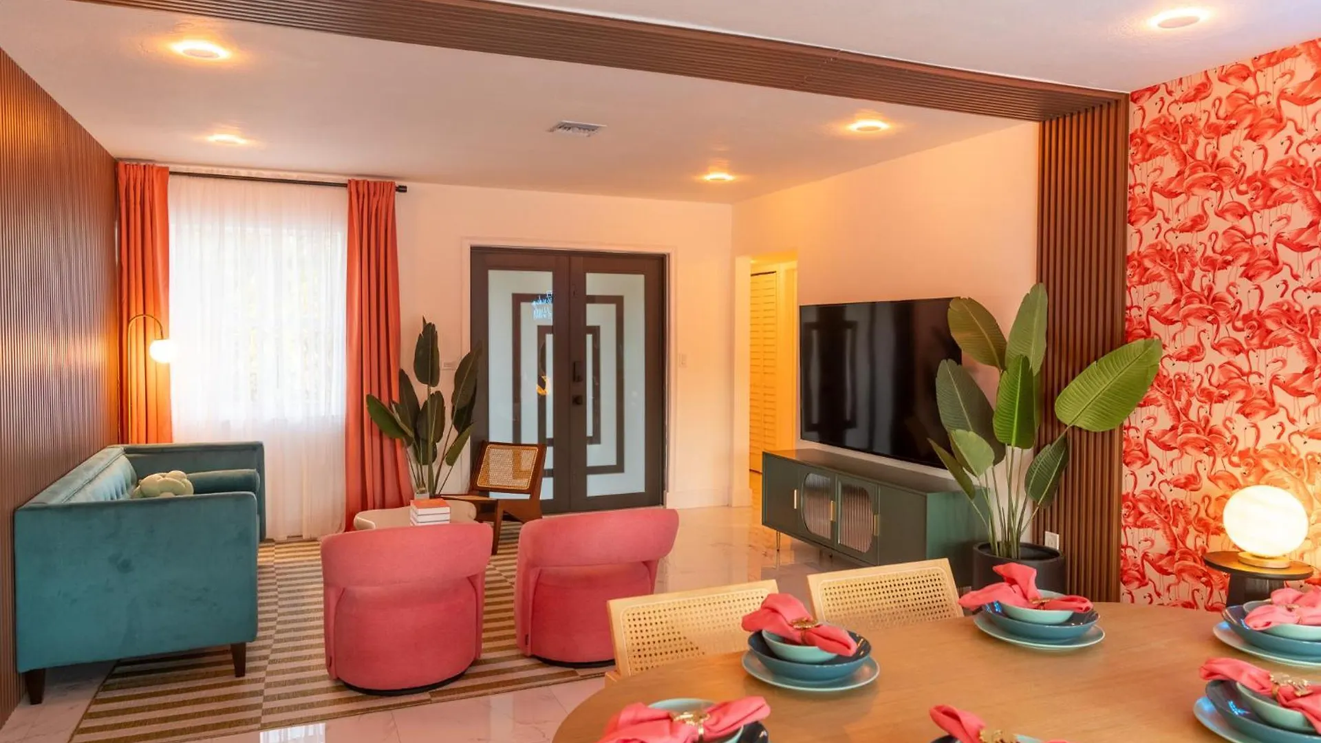 Holiday home Luxe For 8, Hot Tub, Mins To Beach, Wynwood *