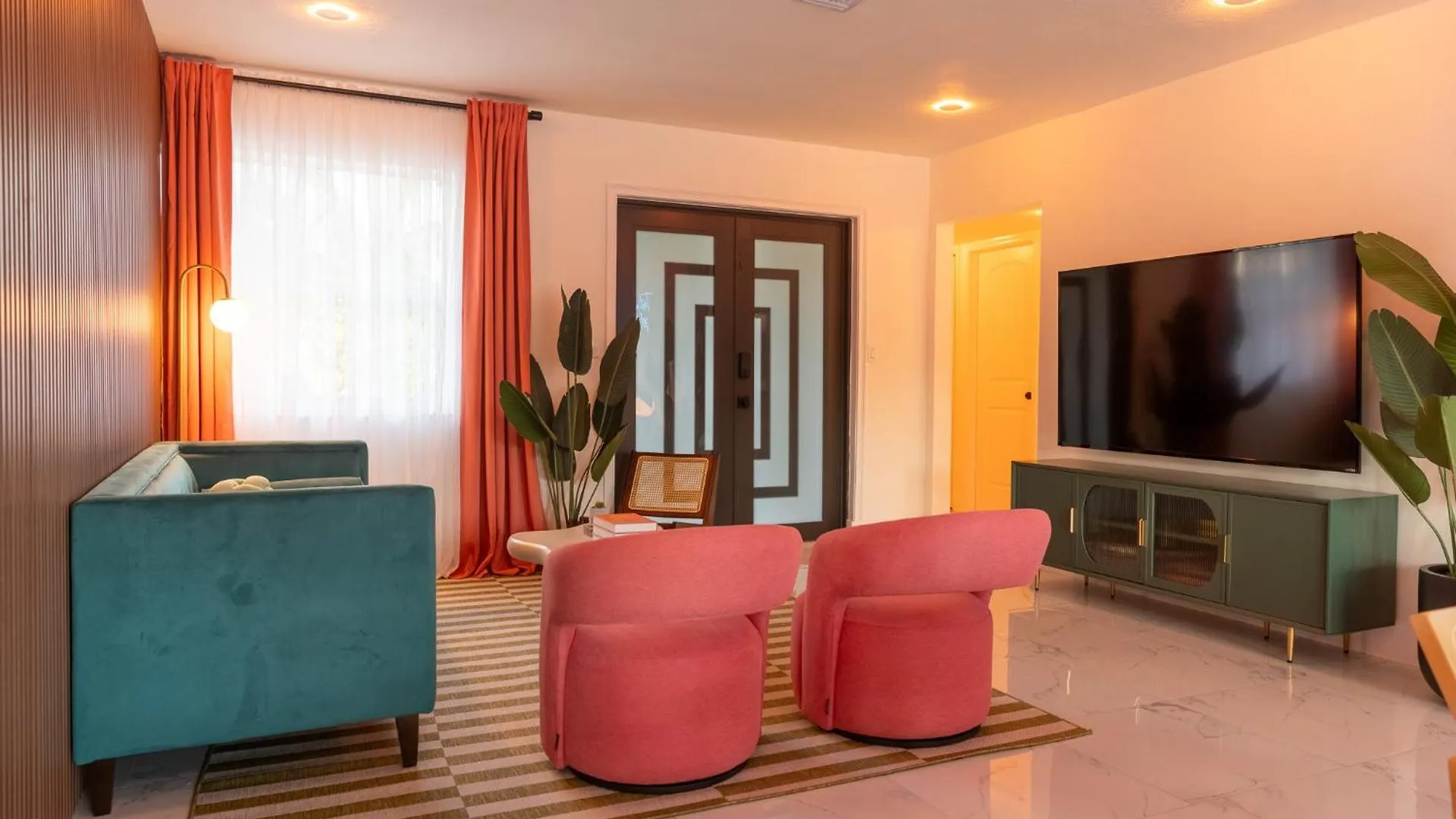 Holiday home Luxe For 8, Hot Tub, Mins To Beach, Wynwood Miami