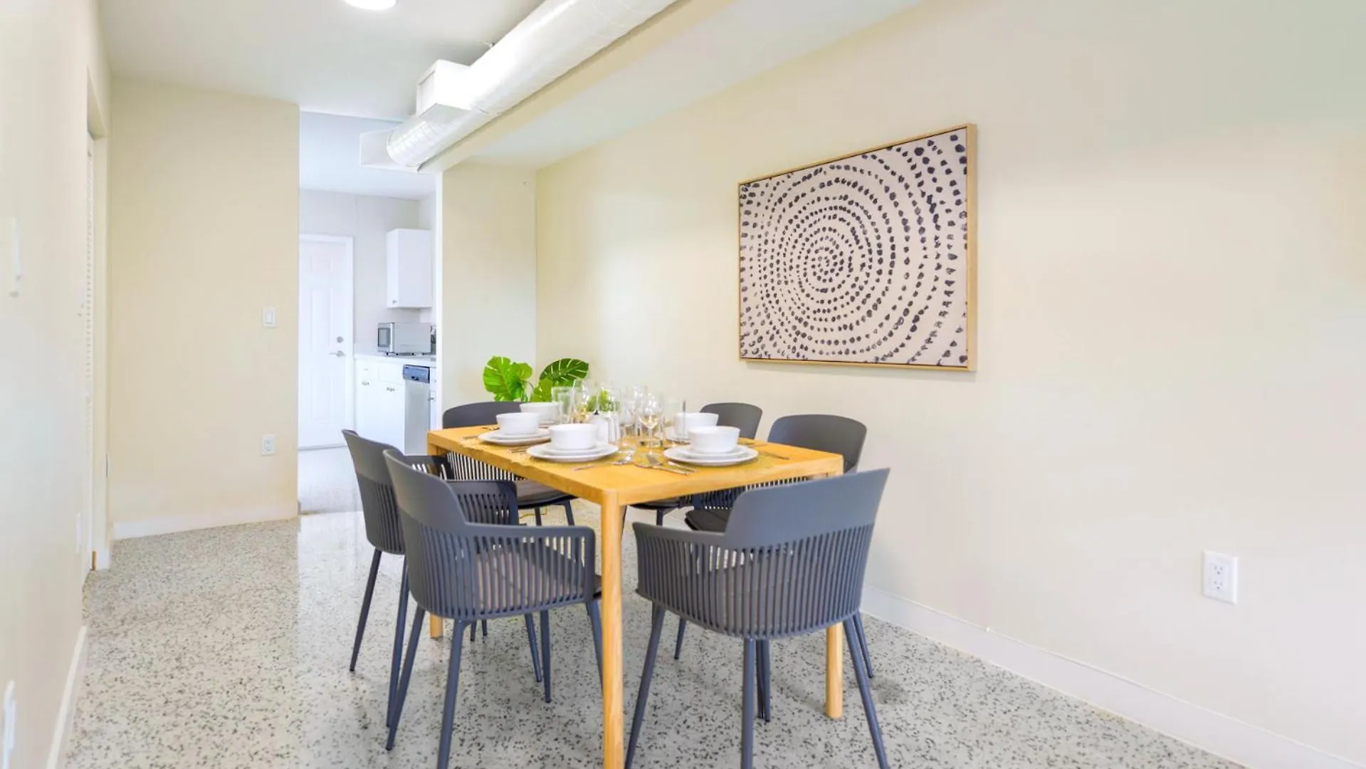Perfect Monthly To Enjoy Apartment