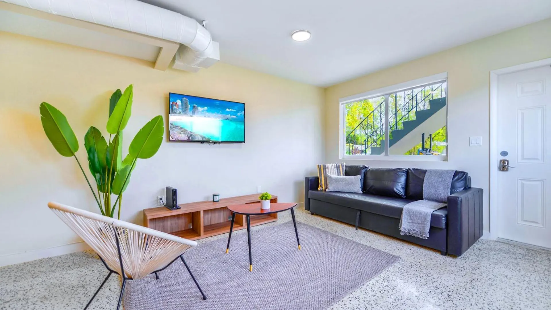 Perfect Monthly To Enjoy Apartment